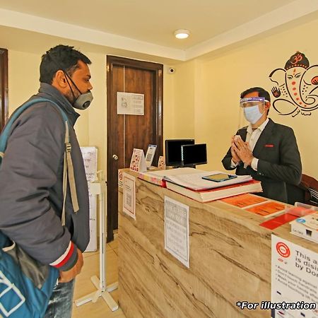 Oyo Hotel Apple Inn Сурат Екстериор снимка